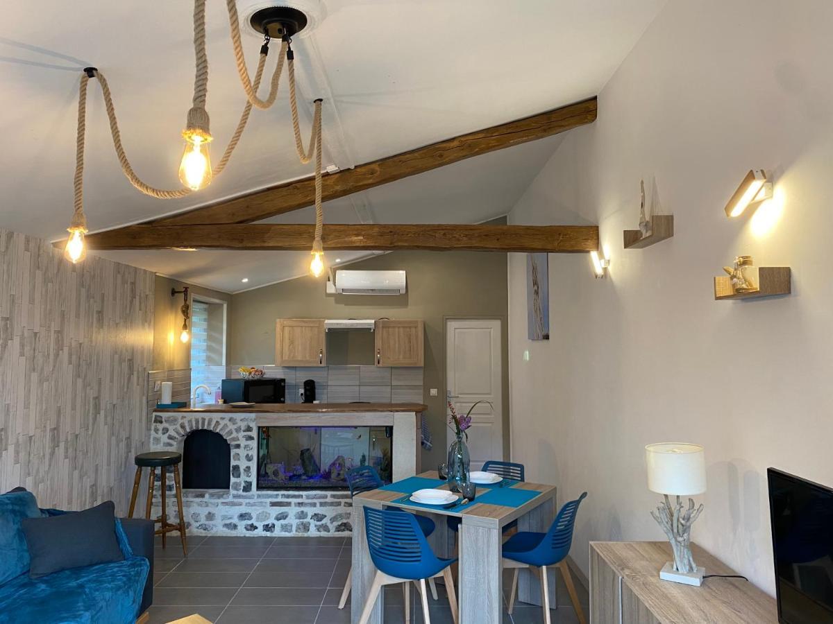 Les 4 Seasons, Agreable Gite Avec Terrasse Et Jardin La Croix Bigot Exterior photo