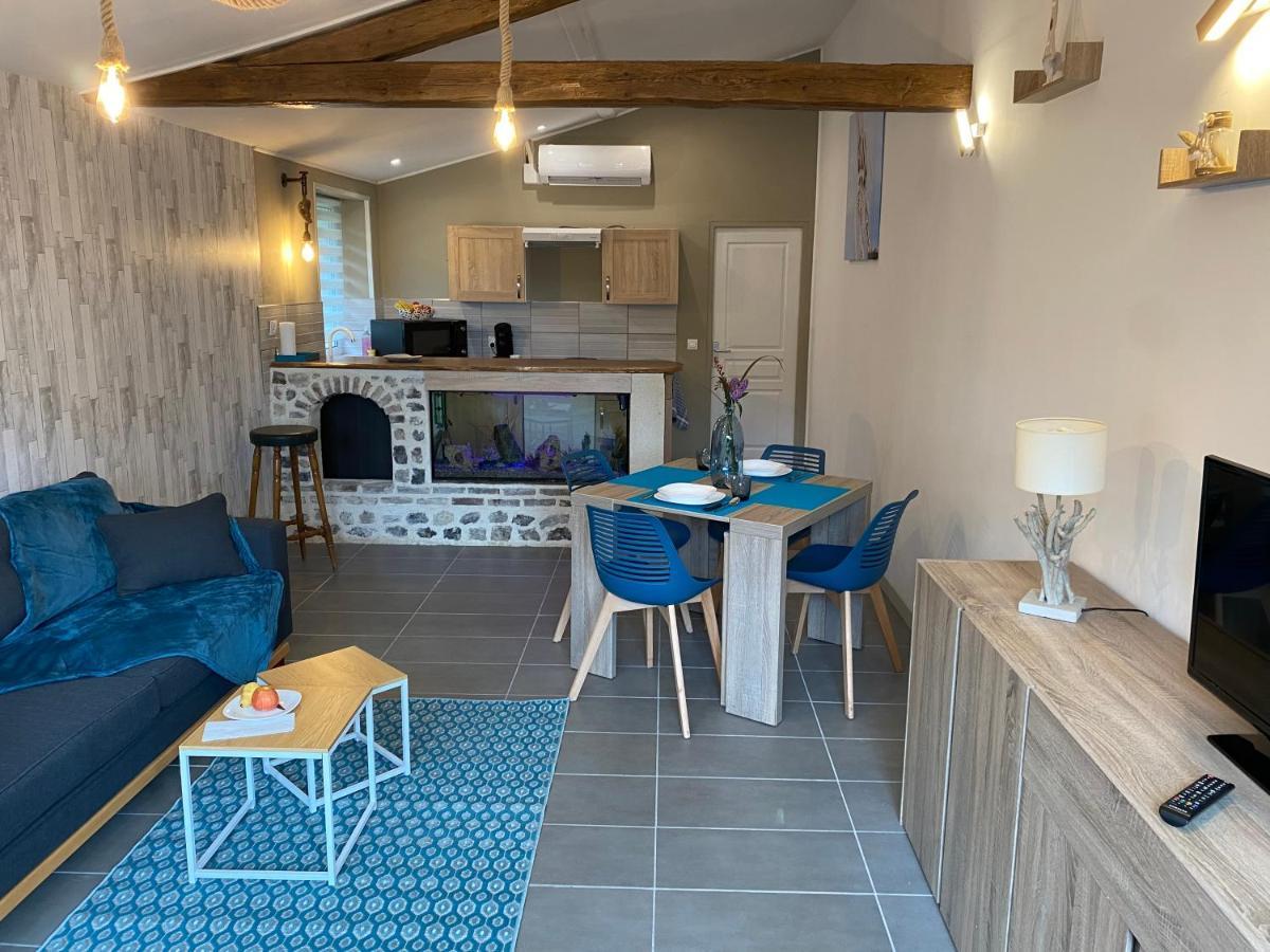 Les 4 Seasons, Agreable Gite Avec Terrasse Et Jardin La Croix Bigot Exterior photo